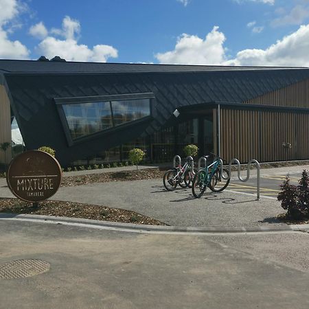 Farm Stay On Te Awa Cycleway Tamahere Exterior photo